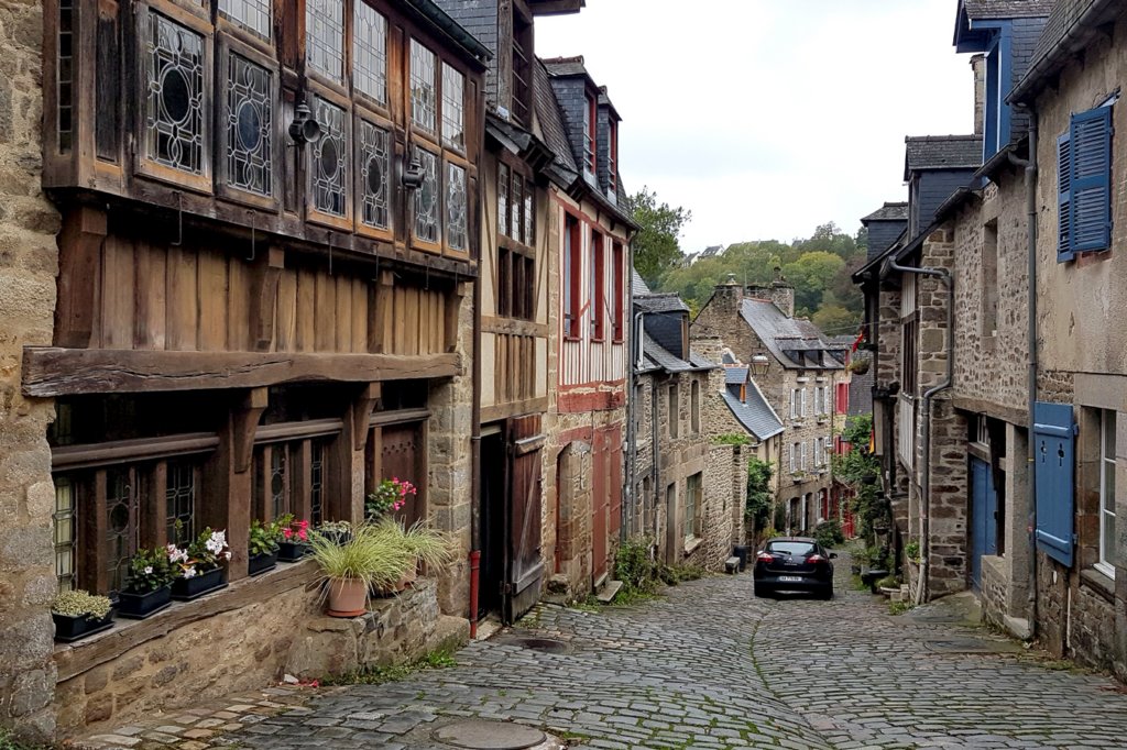 dinan4.jpg